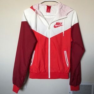 Nike windbreaker (NWOT)